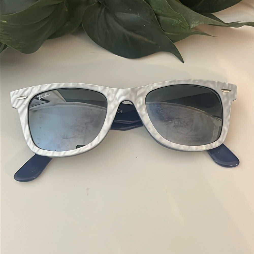 Silver Ray Bans Wayfarer Sunglasses